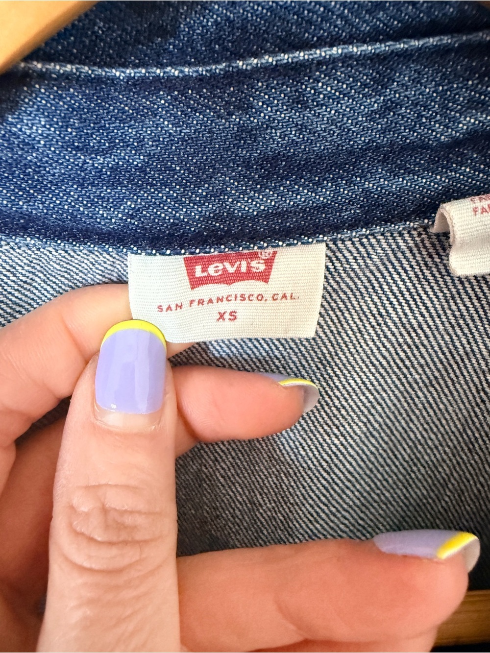 Levi’s Denim Ruffle-Collar Dress - Picture 6 of 9